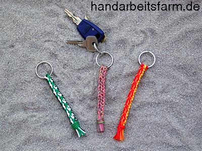 Schlüsselanhänger aus Scoubeez-Schnüren